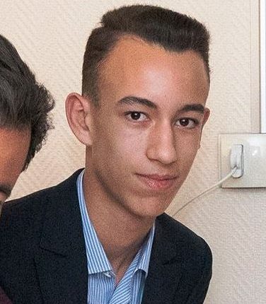 المغاربة يخلدون اليوم الذكرى 17 لميلاد ولي العهد الأمير مولاي الحسن