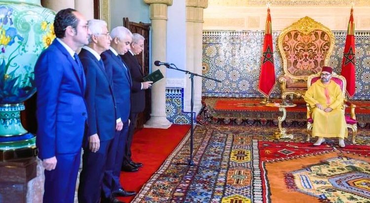 جلالة الملك يترأس حفل توقيع اتفاقية وحدات تقنيات الإتصال الصحية المتنقلة عن بعد حدمةً للعالم القروي 