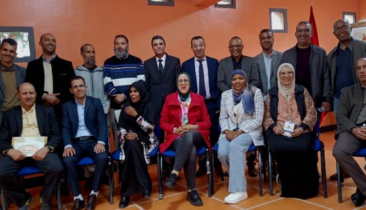 شواهد تقديرية وتثمين للمتألقين في الملتقى الاقليمي للمهن و المساعدة على التوجيه بالحوز (1)
