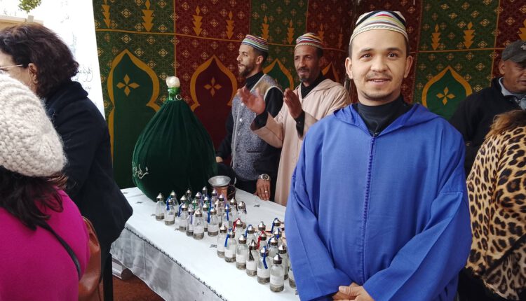 أطفال مراكش يَحُجُّون إلى زهرية المُنْيَة بعرصة مولاي عبد السلام‎ 11