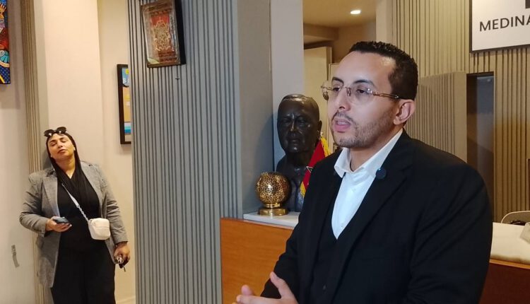 زقاق الشعراء في مراكش العتيقة حيث يتجاور عبير الزهر مع صوت الفكر 9